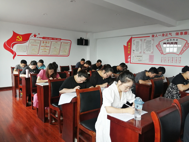 以考促學(xué)、以學(xué)促廉